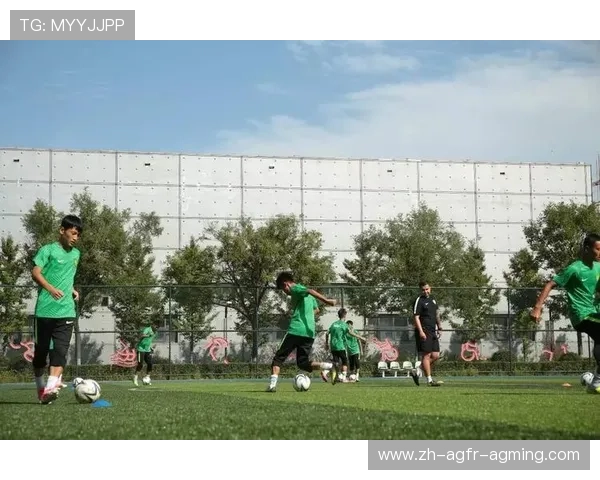 足球青训必修课：青少年踩单车动作的力学拆解